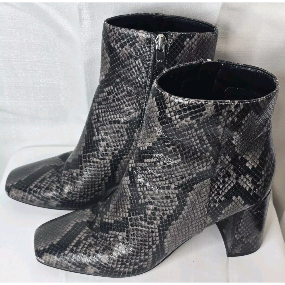 Marc Fisher Women  Faux Snake Skin Print Ankle Boots‎ Booties Size 7M Square Toe